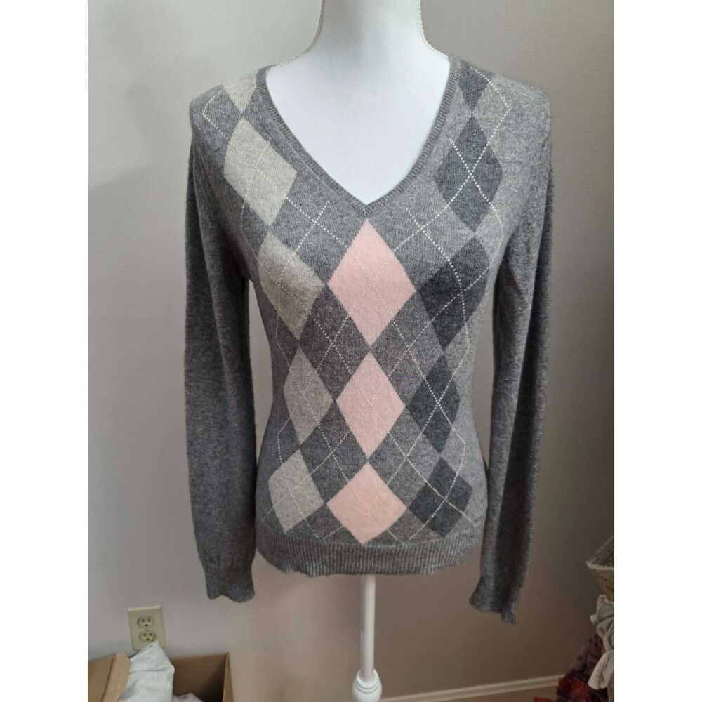 Aqua 100% Cashmere Argyle V-Neck Sweater Gray Pink
